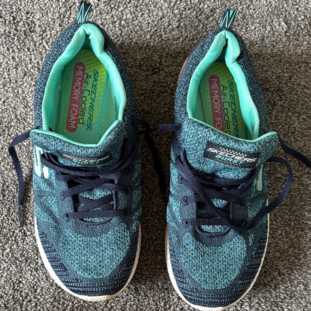 Skechers Women’s Teal and Navy Sneakers
